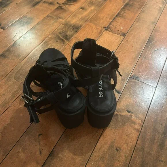 Lulu’s x Dirty Laundry “Fun Stuff” Black Gladiator Sandals – Size 8 - Picture 4 of 6